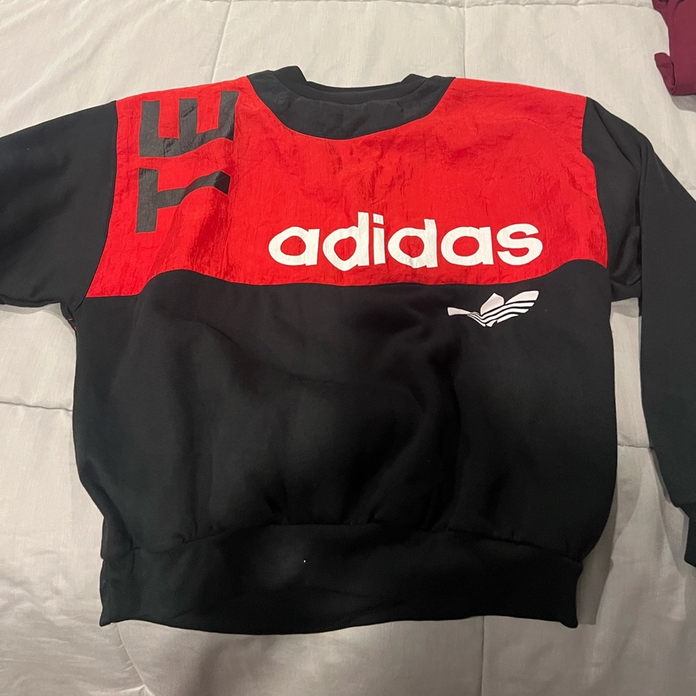 Addias vintage crewneck size large.
